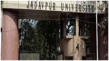 Jadavpur University Dean of Science Faculty Subenoy Chakraborty resigned from his post- India TV Hindi
