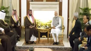 pm modi and saudi prince salman- India TV Hindi