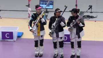 Sift Kaur Samra and Ashi Chouskey in women's 50m rifle event- India TV Hindi