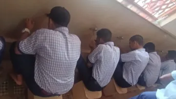 Students Doing vuju in mosque- India TV Hindi