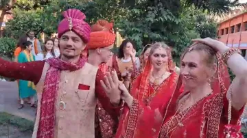 Russian Couples, Russian Couples Haridwar, Russian Couples Latest- India TV Hindi