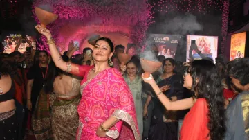 Sushmita Sen Dhunuchi dance- India TV Hindi