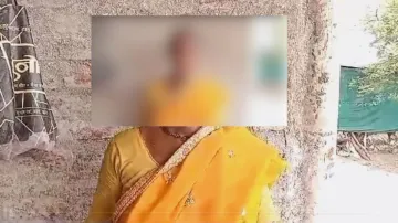 आदिवासी महिला के साथ अत्याचार- India TV Hindi