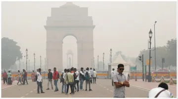 Air quality in Delhi remains severe AQI at 504 DELHI AIR POLLUTION SMOG - India TV Hindi