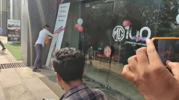 MG Showroom, MNS- India TV Hindi