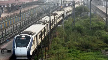vande bharat train- India TV Hindi