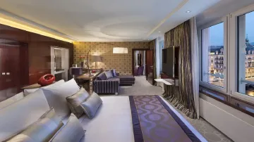 Hotel Room- India TV Paisa