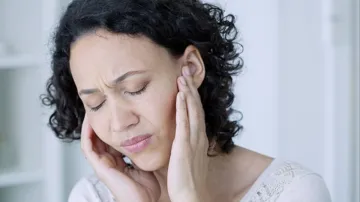 Ear pain - India TV Hindi