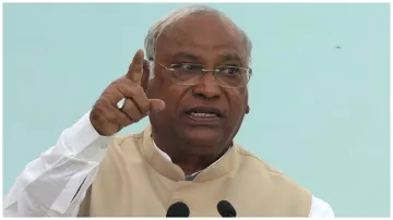 Mallikarjun Kharge expressed displeasure over the suspension of 33 MPs said Narendra Modi government- India TV Hindi