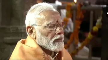 लेपाक्षी में वीरभद्र मंदिर में प्रधानमंत्री नरेंद्र मोदी - India TV Hindi