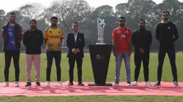 PSL Captain With Trophy- India TV Hindi