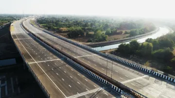 सरकार बाकी दो महीनों में 4,500-5,000 किलोमीटर निर्माण को लेकर आशान्वित है।- India TV Paisa