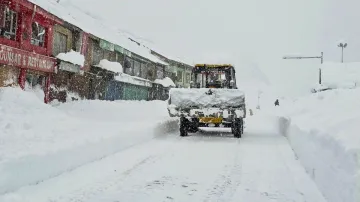 kashmir snowfall- India TV Hindi