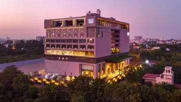 पार्क होटल्स- India TV Paisa