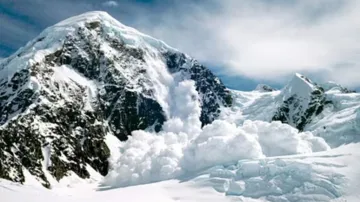 हिमस्खलन की चेतावनी...- India TV Hindi