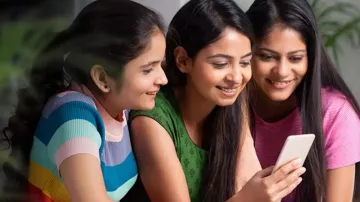 Android 15, android 15 update, samsung galaxy smartphones, samsung galaxy tablets- India TV Hindi