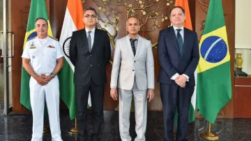ब्राजील और भारत के नेताओं में नई दिल्ली में हुई टू-प्लस टू वार्ता। - India TV Hindi