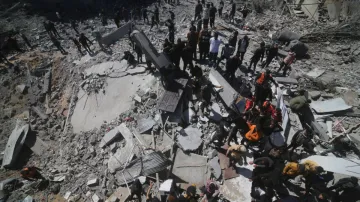 गाजा में इजरायली हमले से मची तबाही। - India TV Hindi