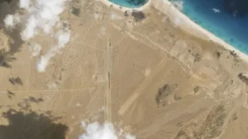 यमन में बन रही हवाई पट्टी का सीक्रेट सैटेलाइट फूटेज।- India TV Hindi