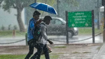 7 राज्यों में बारिश-ओलावृष्टि का अलर्ट - India TV Hindi