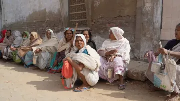 vrindavan widows- India TV Hindi