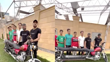 लंबी बाइक पर एक साथ 7 लोग- India TV Hindi