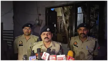 Delhi police appeared helpless in front of the criminals but UP police took charge one criminal died- India TV Hindi