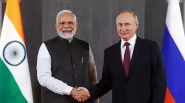 रूस जा सकते हैं पीएम मोदी।- India TV Hindi