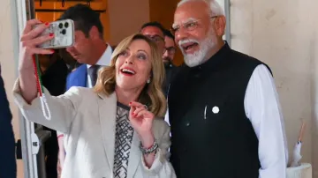 pm modi, Giorgia Meloni, selfie- India TV Hindi