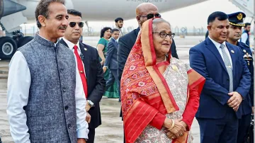 बांग्लादेश की प्रधानमंत्री शेख हसीना पहुंची दिल्ली। - India TV Hindi
