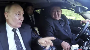 रूसी राष्ट्रपति पुतिन और उत्तर कोरिया के नेता किम जोंग उन- India TV Hindi