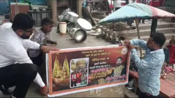 Elvish Yadav in Varanasi, Elvish Yadav Kashi Vishwanath Temple- India TV Hindi