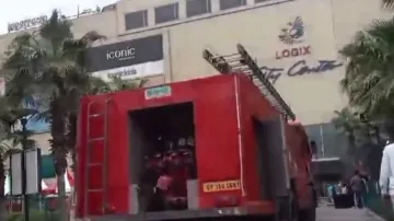 Noida Fire, Logix mall Fire- India TV Hindi