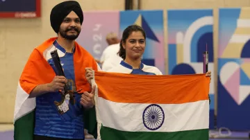 Sarabjot Singh And Manu Bhaker- India TV Hindi