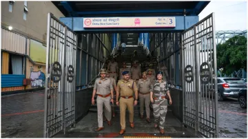 CISF and UP police checking done at Okhla metro station preparations for 15th August in full swing- India TV Hindi