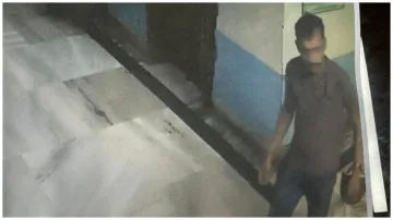 Kolkata Rape The main accused Sanjay Roy was arrested on the basis of this CCTV footage see the pict- India TV Hindi