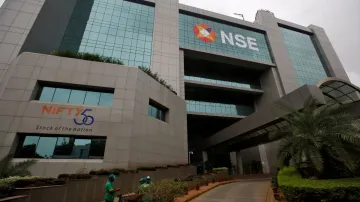 NSE पर रजिस्टर्ड कुल निवेशकों की संख्या 10 करोड़ के पार- India TV Paisa