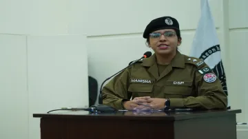 Pakistan Hindu Female Officer Manisha Ropeta- India TV Hindi