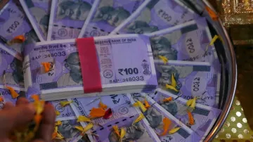 लंबी अवधि में मोटा पैसा बनाने में एसआईपी बेहतर विकल्प- India TV Paisa