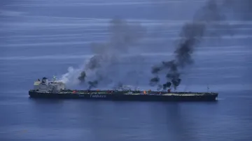 Yemen Houthi rebels attacked oil tankers in Red Sea- India TV Hindi