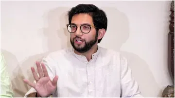 Aditya Thackeray called Mahayuti a Mahajhoothi ​​government said Adani contracts will be cancelled a- India TV Hindi