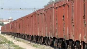 goods train loaded with grains derailed in Saharanpur there was no loss of life- India TV Hindi