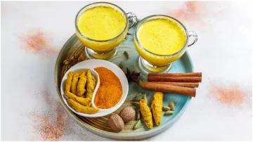 Turmeric Milk Side Effects- India TV Hindi