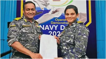 brother and sister took command of warships at the same time in indian navy- India TV Hindi