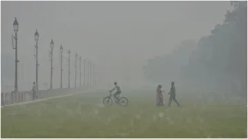 Delhi is feeling suffocated breathing in the poisonous air has become difficult know AQI- India TV Hindi