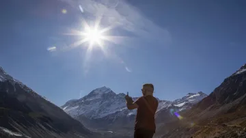 New Zealand highest peak, Aoraki (Centre)- India TV Hindi