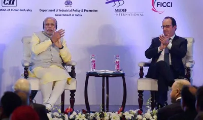 Hollande in India: फ्रांस करेगा एक अरब डॉलर सालाना निवेश, हेलीकॉप्टर बनाने सहित 16 समझौतों पर हस्ताक्षर- India TV Paisa