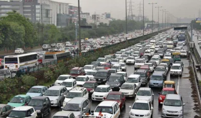 For Pollution: पुरानी गाड़ियों की उम्र सीमा पॉलिसी का ड्राफ्ट तैयार, एक्साइज ड्यूटी में मिलेगी 50% छूट- India TV Paisa