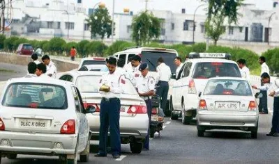 Driving Licence और RC साथ रखने का झंझट खत्‍म, सरकार कल लॉन्च करेगी एम-परिवहन मोबाइल एप- India TV Paisa