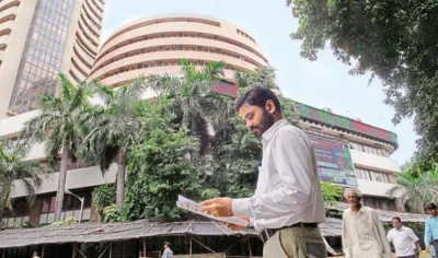 Sensex Rises : IT शेयरों में उछाल और एशियाई संकेतों से 456 अंकों की बढ़त के साथ बंद हुआ सेंसेक्‍स- India TV Paisa